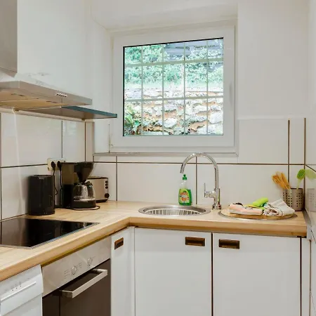 Detached Holiday In With Sun Terrace And A Lovely Garden *